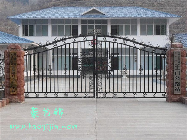 中式小區鐵藝大門效果圖