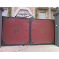 鐵藝在大門中的體現